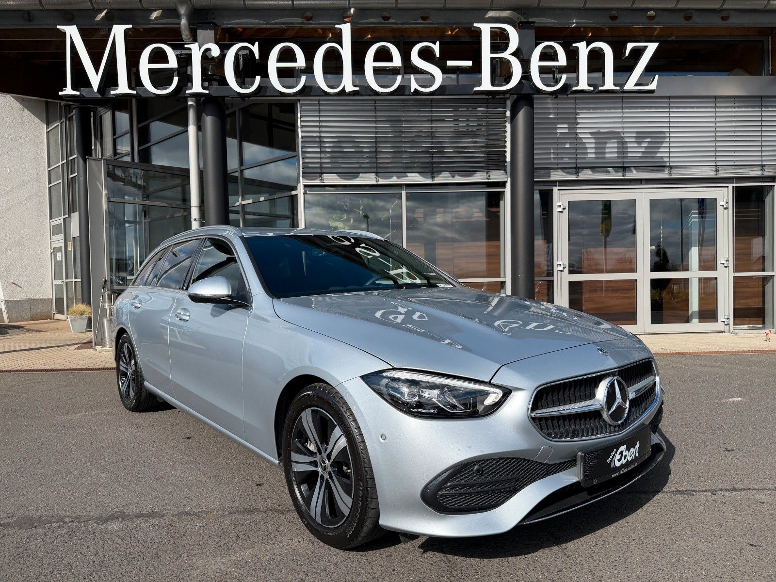 Fahrzeugabbildung Mercedes-Benz C 220d T 4M Avantgarde+Distr+AHK+Memory+360+uvm.