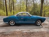 Volkswagen Karmann Ghia - blaue Volkswagen Karmann Ghia