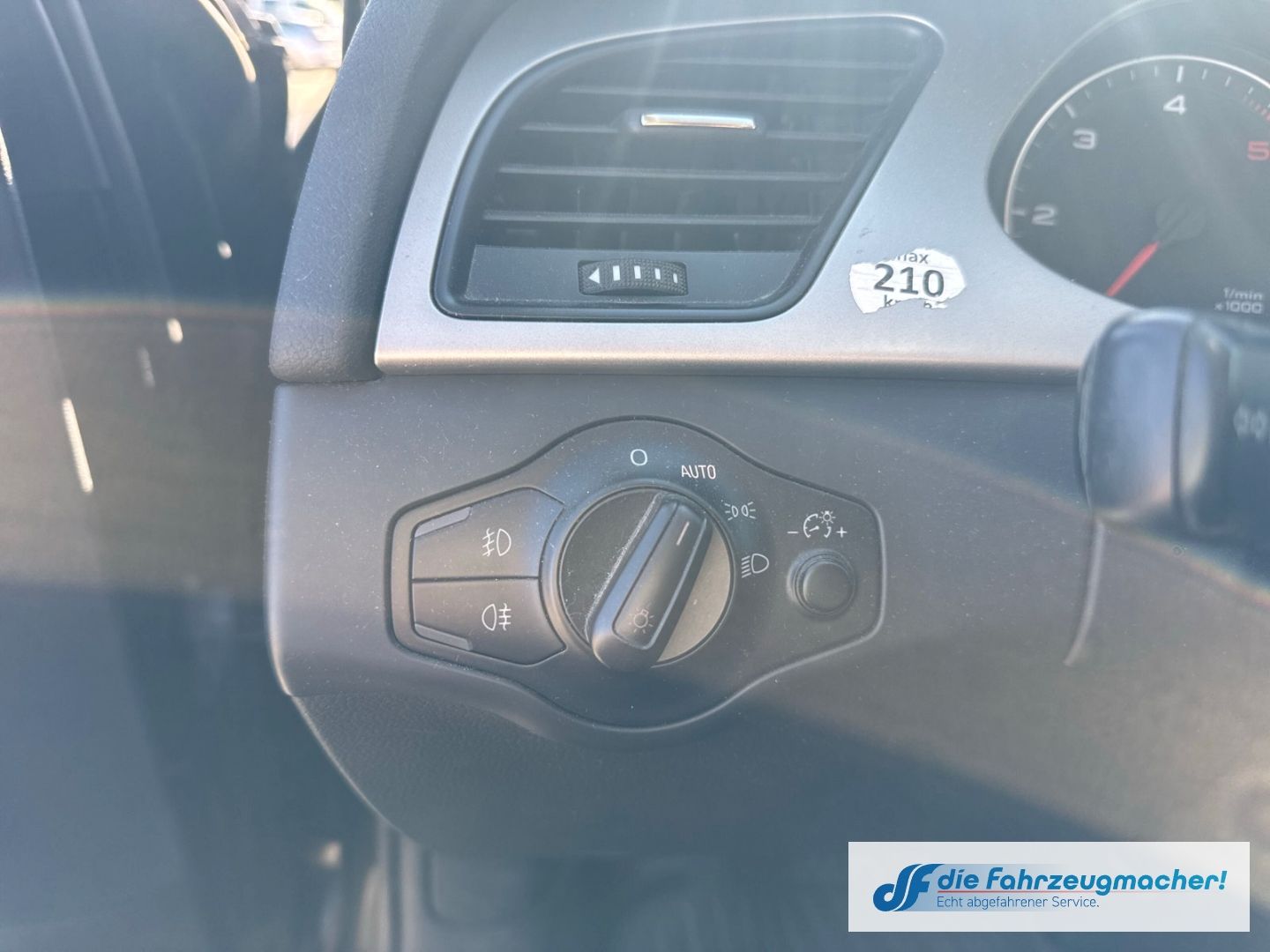 Fahrzeugabbildung Audi A4 Avant Ambiente Navi Xenon Mehrzonenklima EXPO