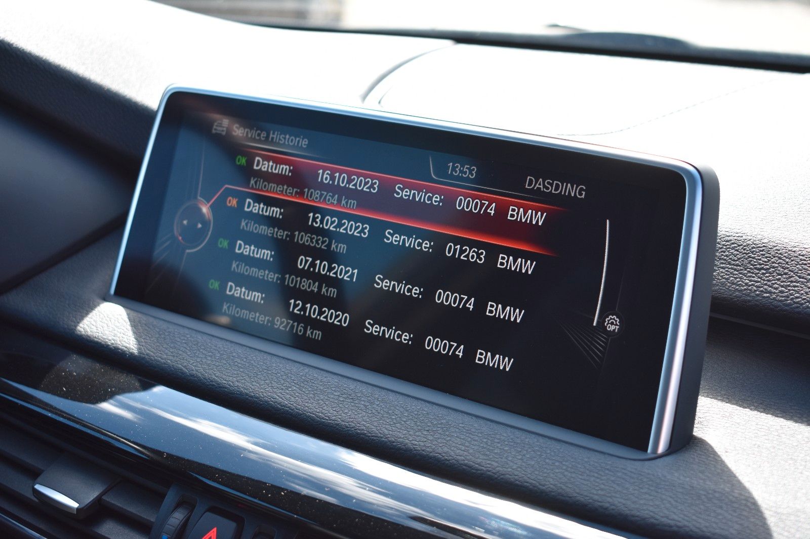 Fahrzeugabbildung BMW X5 40d xDrive M Sport Keyless Pano Kamera LedHUD