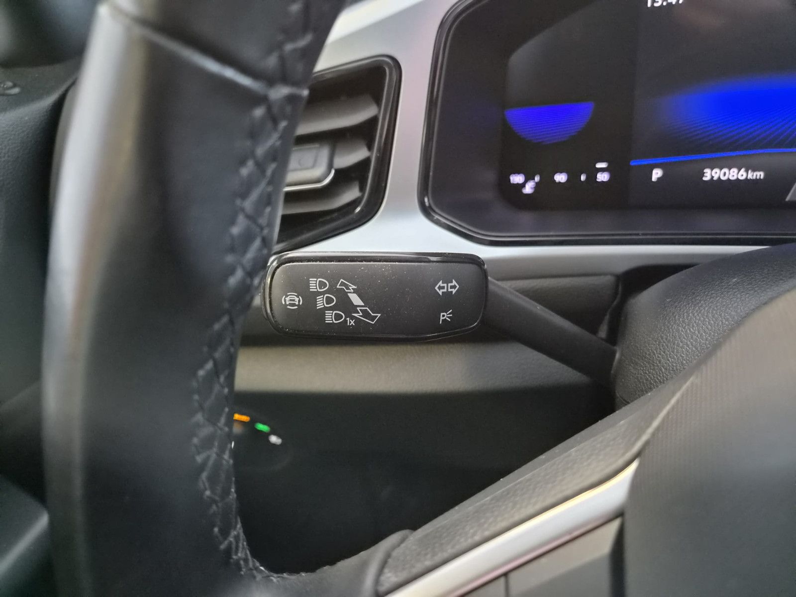 Fahrzeugabbildung Volkswagen T-Roc Life / NAVI / AHK / DIGITAL