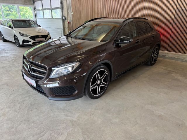 MERCEDES-BENZ GLA 200 [AMG][NAVI][KAMERA]
