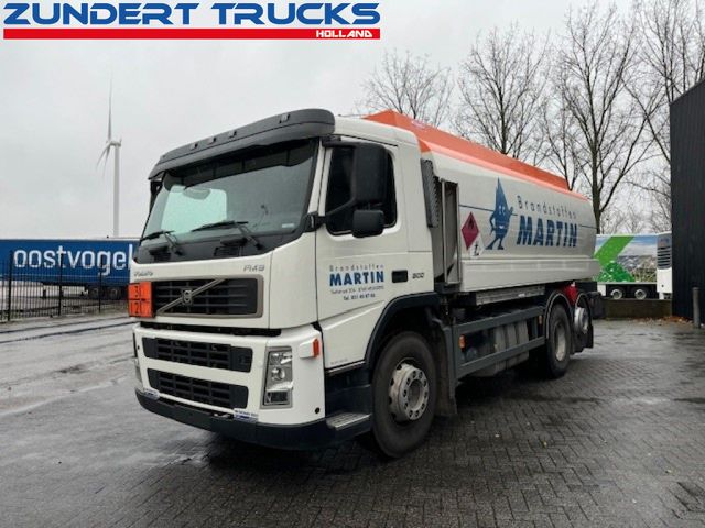 Volvo FM9 300 6X2 TANKWAGEN 4 COMP 18000 LITER