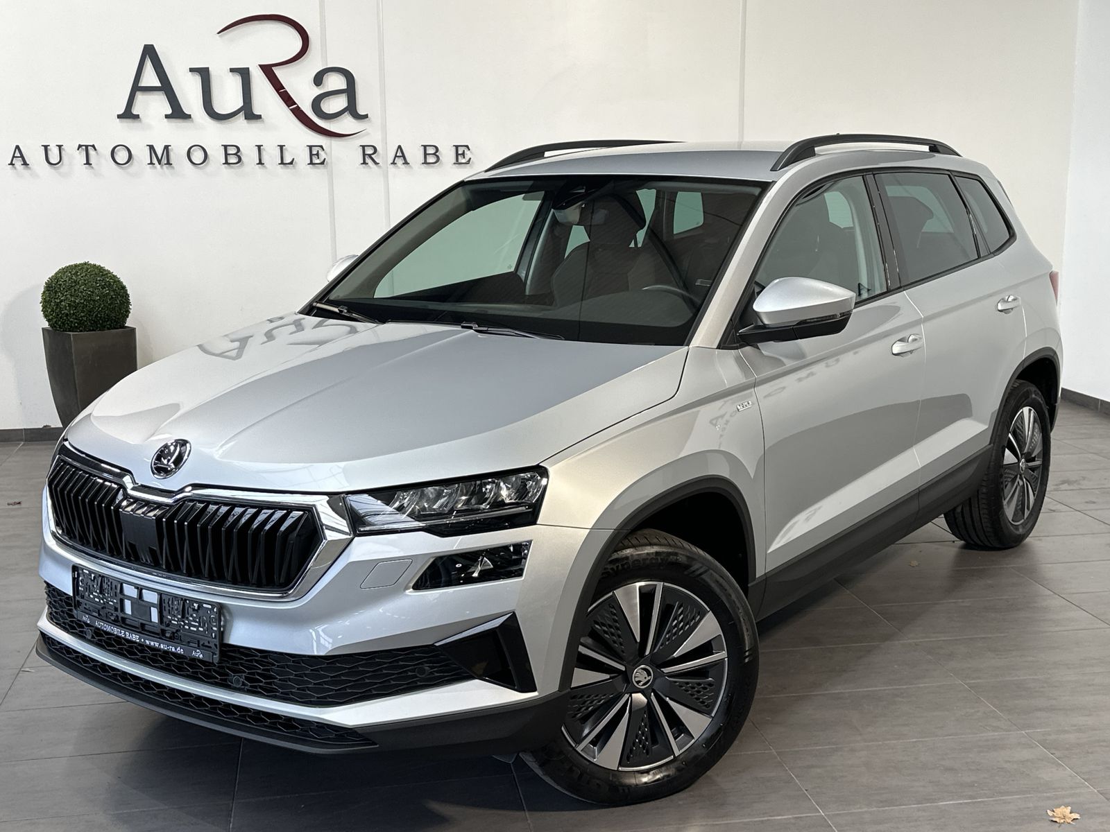 Fahrzeugabbildung SKODA Karoq 2.0 TDI DSG Tour 4x4 NAV+LED+AHK+ACC+KAM