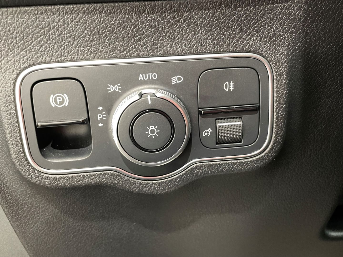 Mercedes-Benz EQB 350 4Matic AMG-Line Automatik Leder Navi LED foto 12