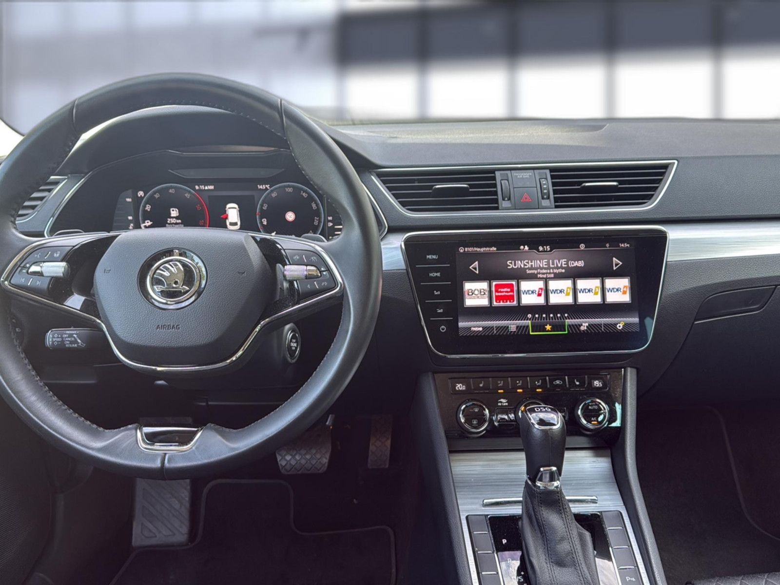 Fahrzeugabbildung SKODA Superb Combi / 1 Hd. unfallfrei