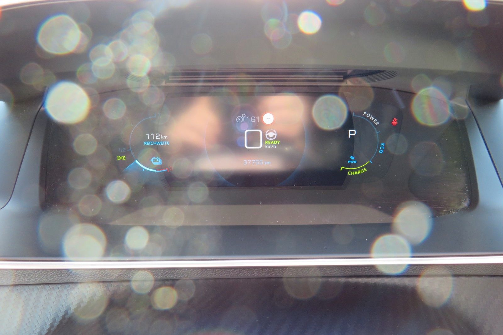 Fahrzeugabbildung Peugeot 2008 e- GT PANO NAVI KAMERA SITZH. PDC 1.HD