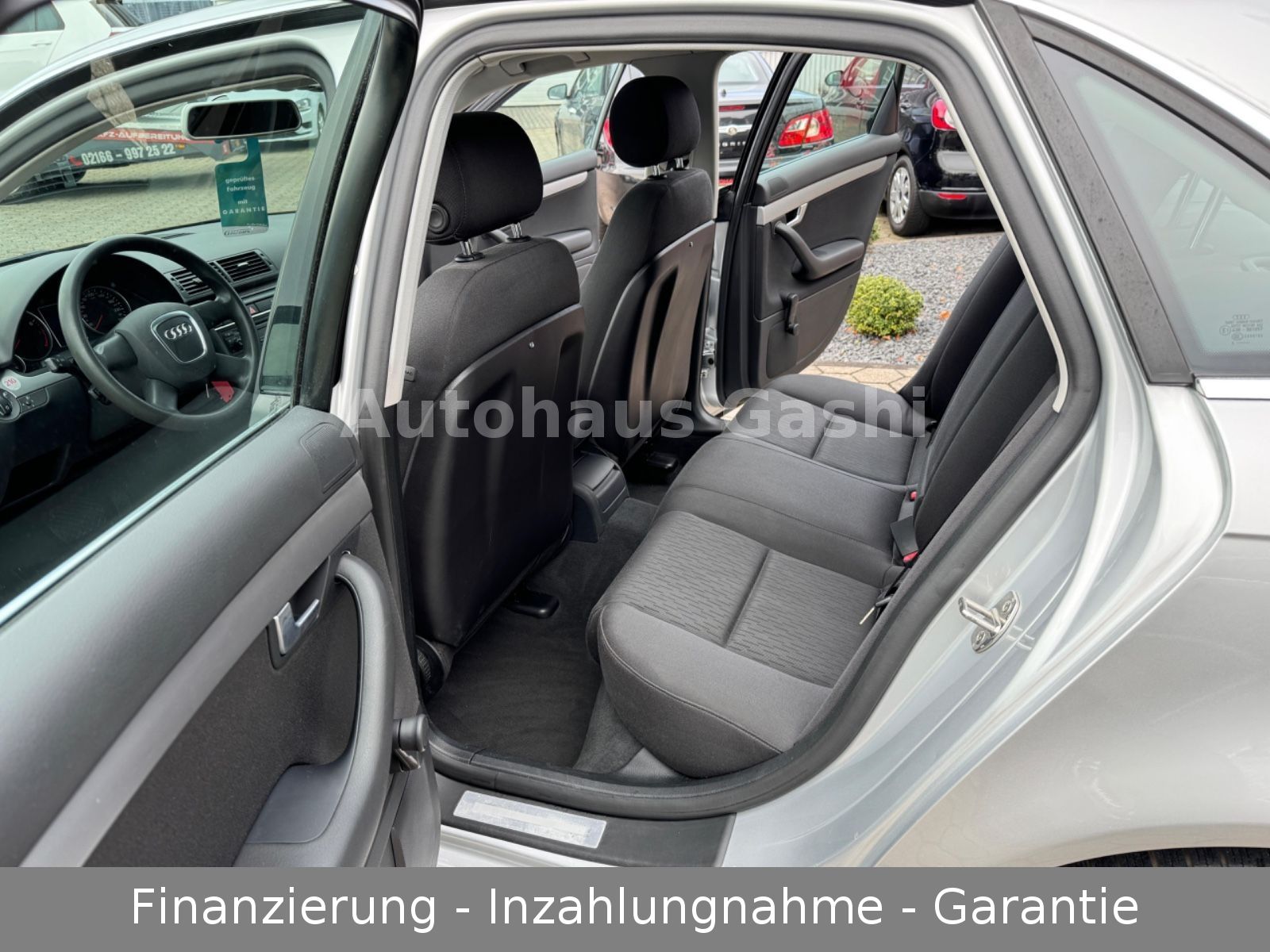 Fahrzeugabbildung Audi A4*2.0*Automatik*Schiebedach*Scheckheft*Tempomat