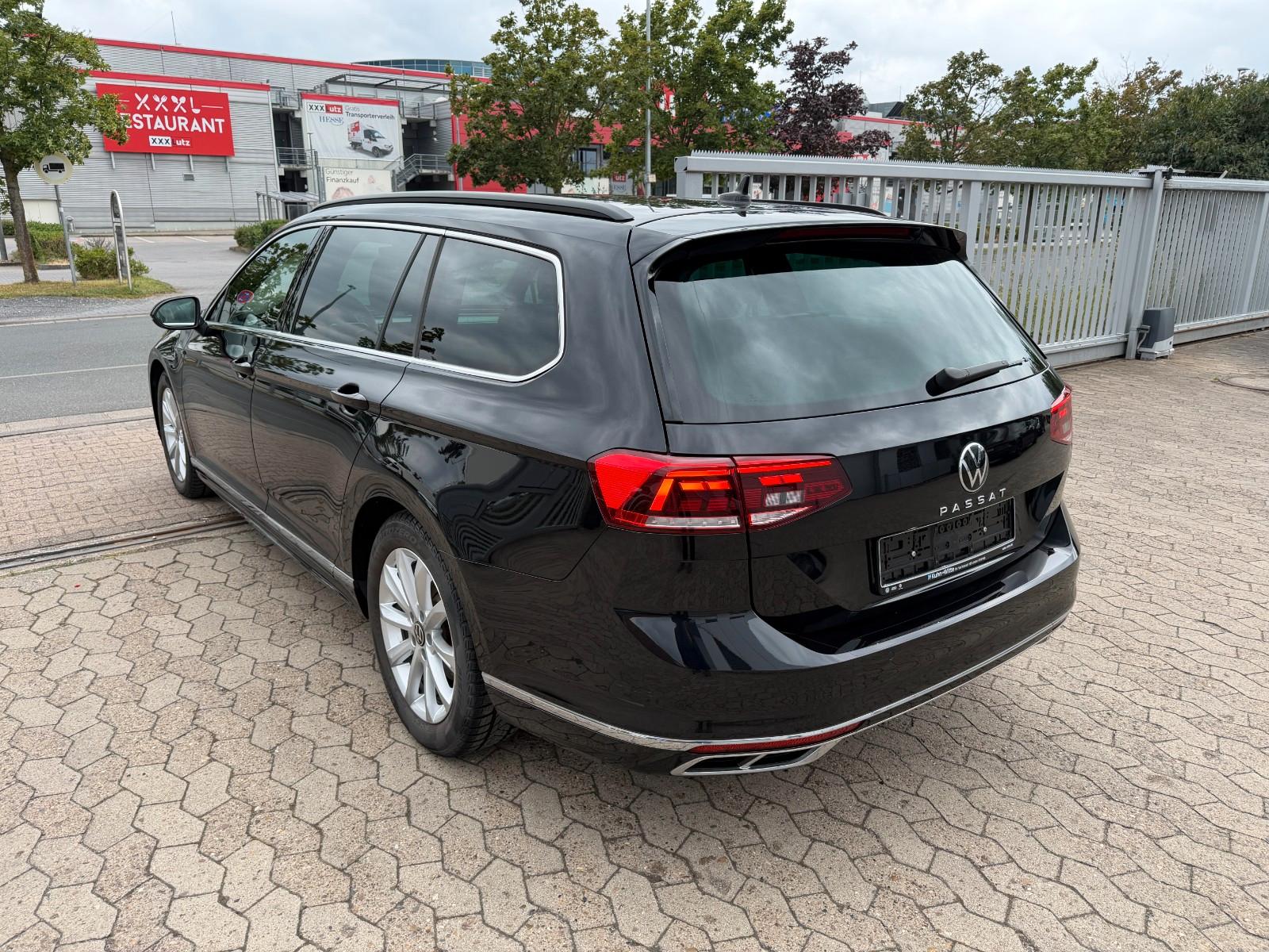 Volkswagen Passat Variant R-Line VIRTUAL*AHK*KAMERA*ACC*LED