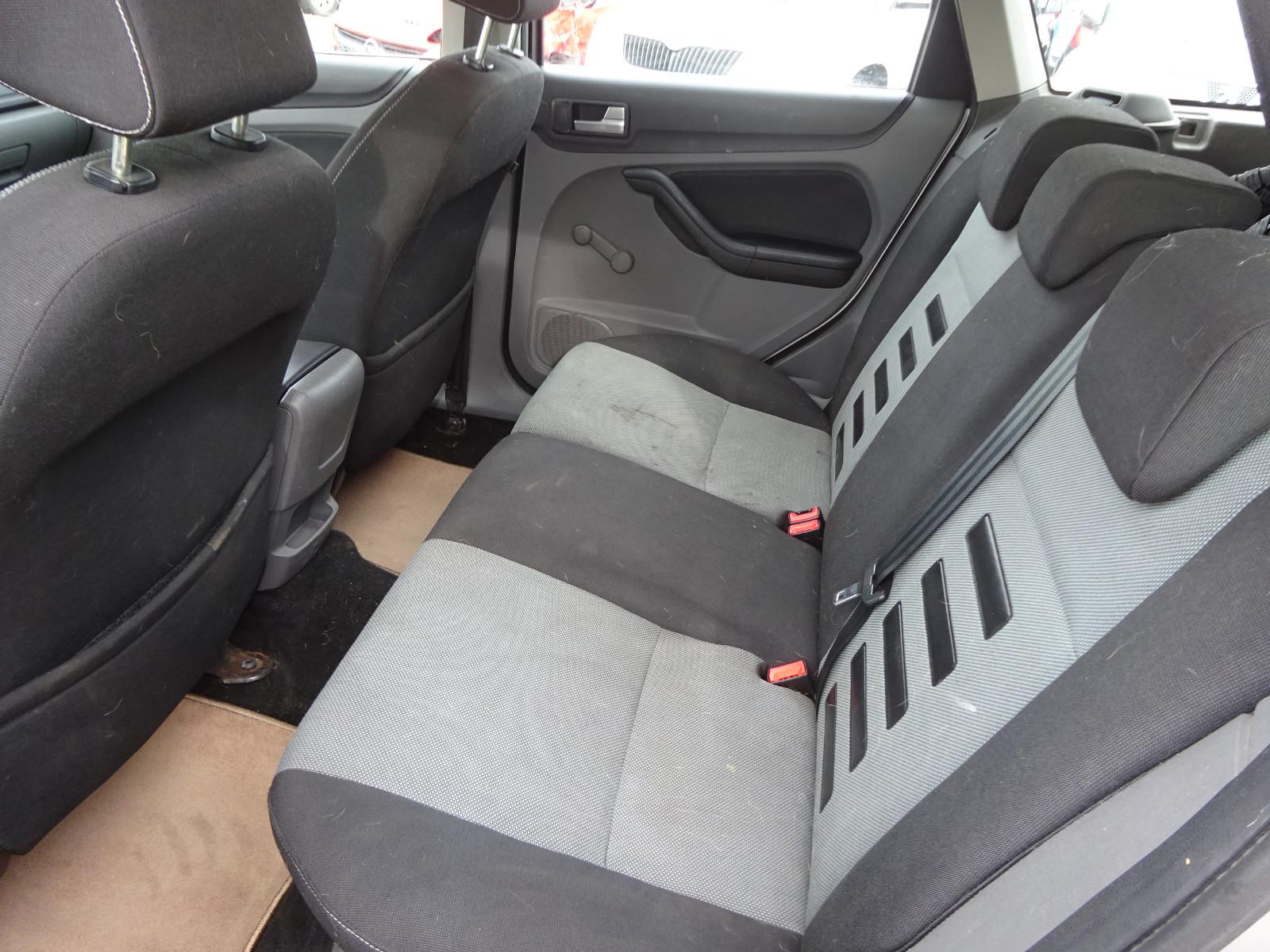Ford Focus 2009 — photo 8