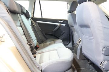 Skoda Octavia 1.6 FSI Ambiente KLIMA+PDC+ALU