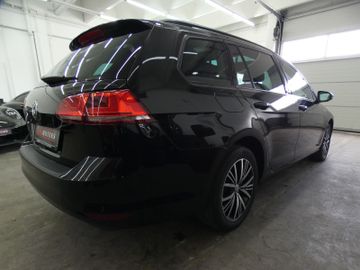 Volkswagen Golf - 6