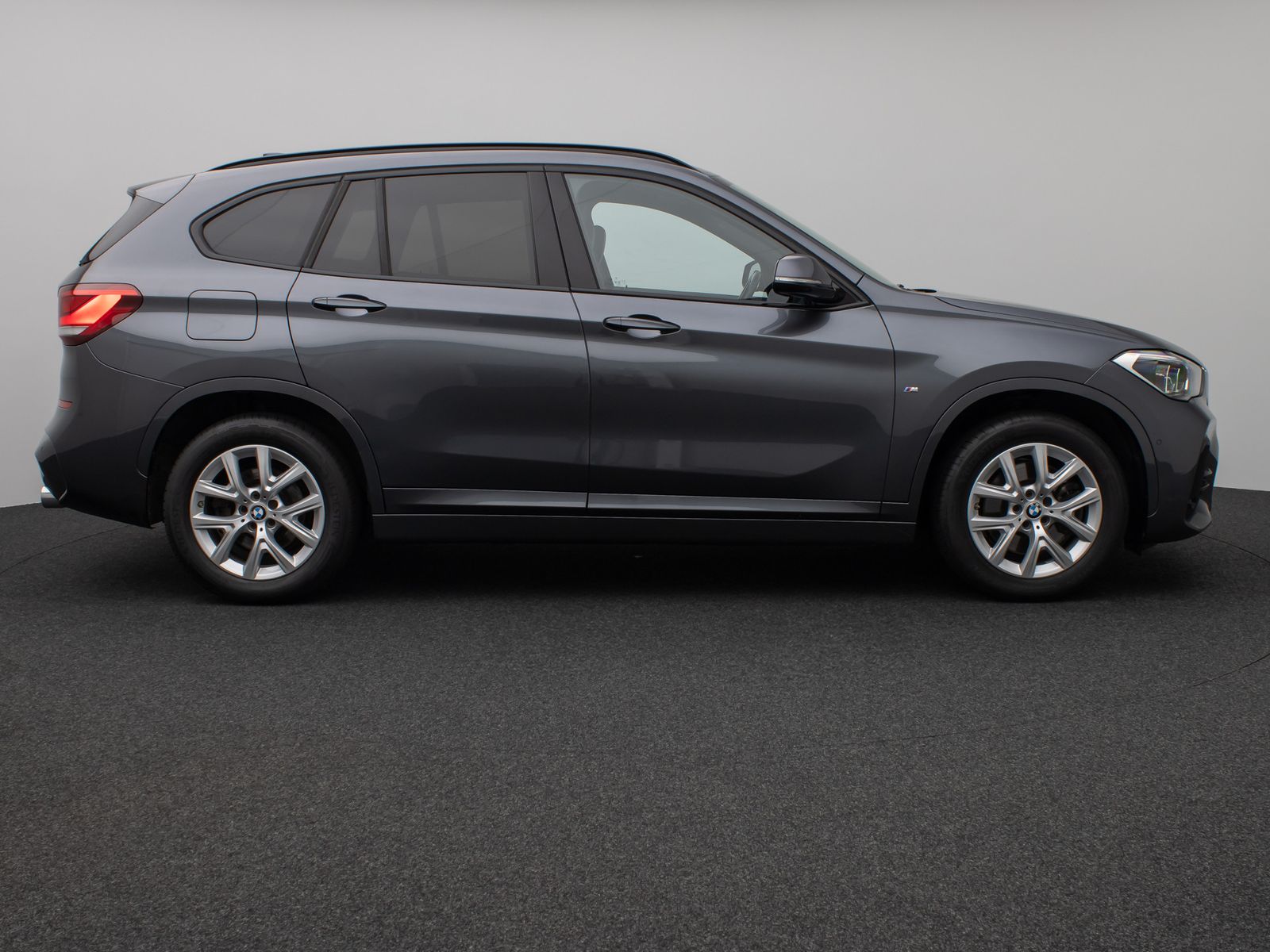 Fahrzeugabbildung BMW X1 xD20d M Sport ACC HUD DAB Panorama HiFi Leder
