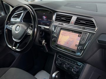Volkswagen Tiguan - 11