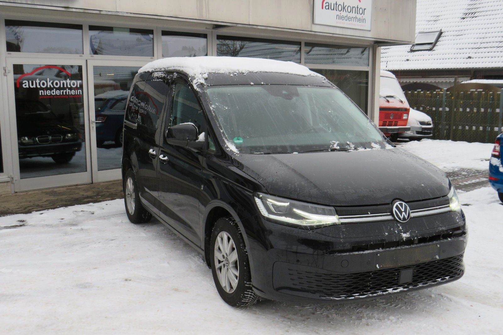 Fahrzeugabbildung Volkswagen Caddy Life DSG NAVI PDC SITZHEIZUNG 1.HD