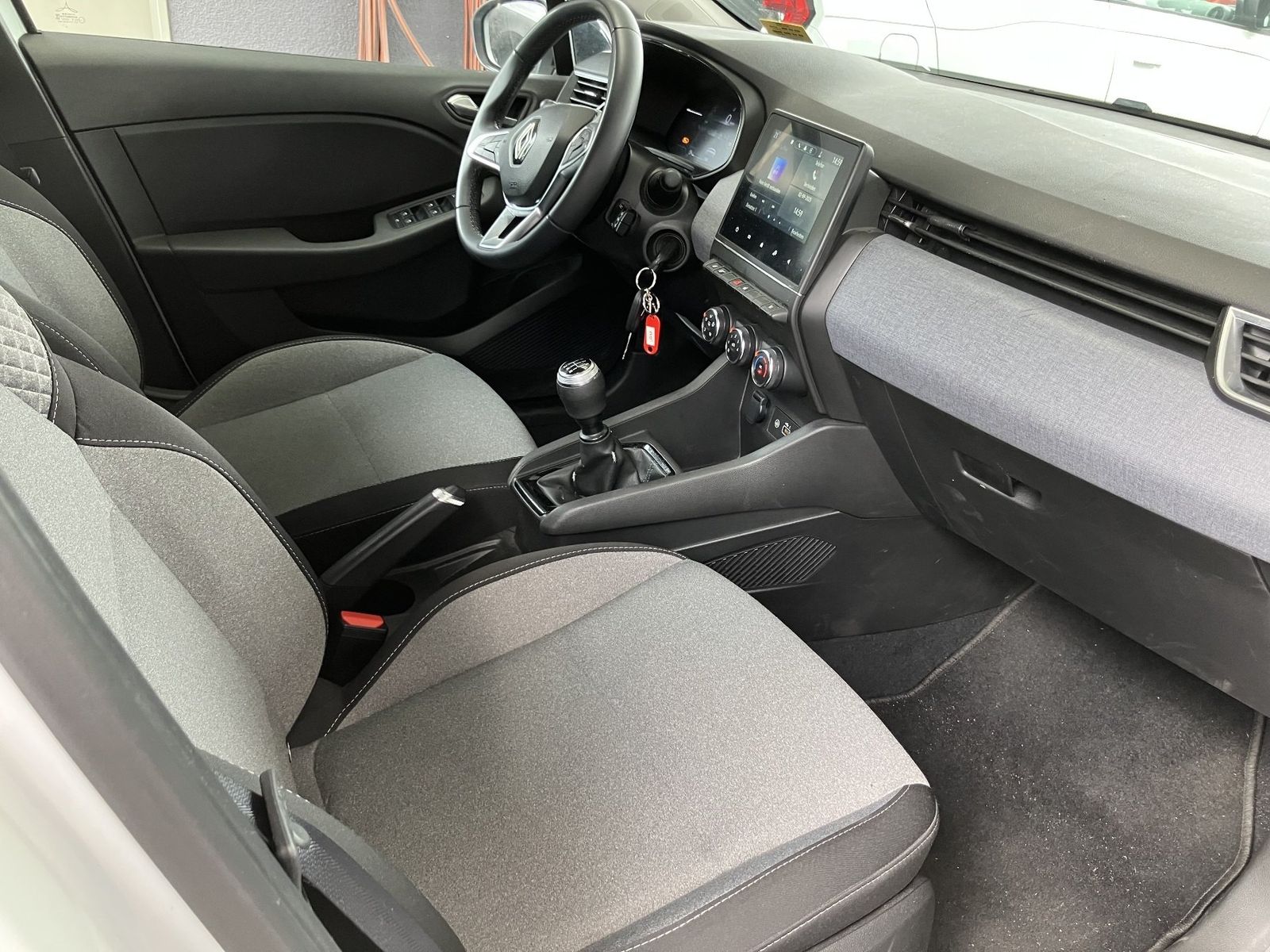 Renault Clio - Bild 8
