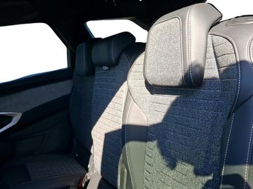 Peugeot 5008 - 8