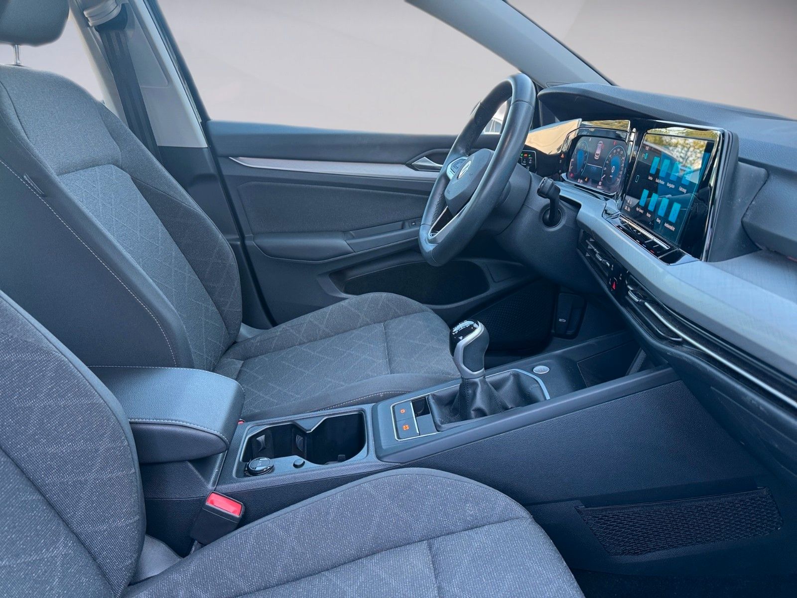 Fahrzeugabbildung Volkswagen Golf VIII Lim. Life 1.0 TSI