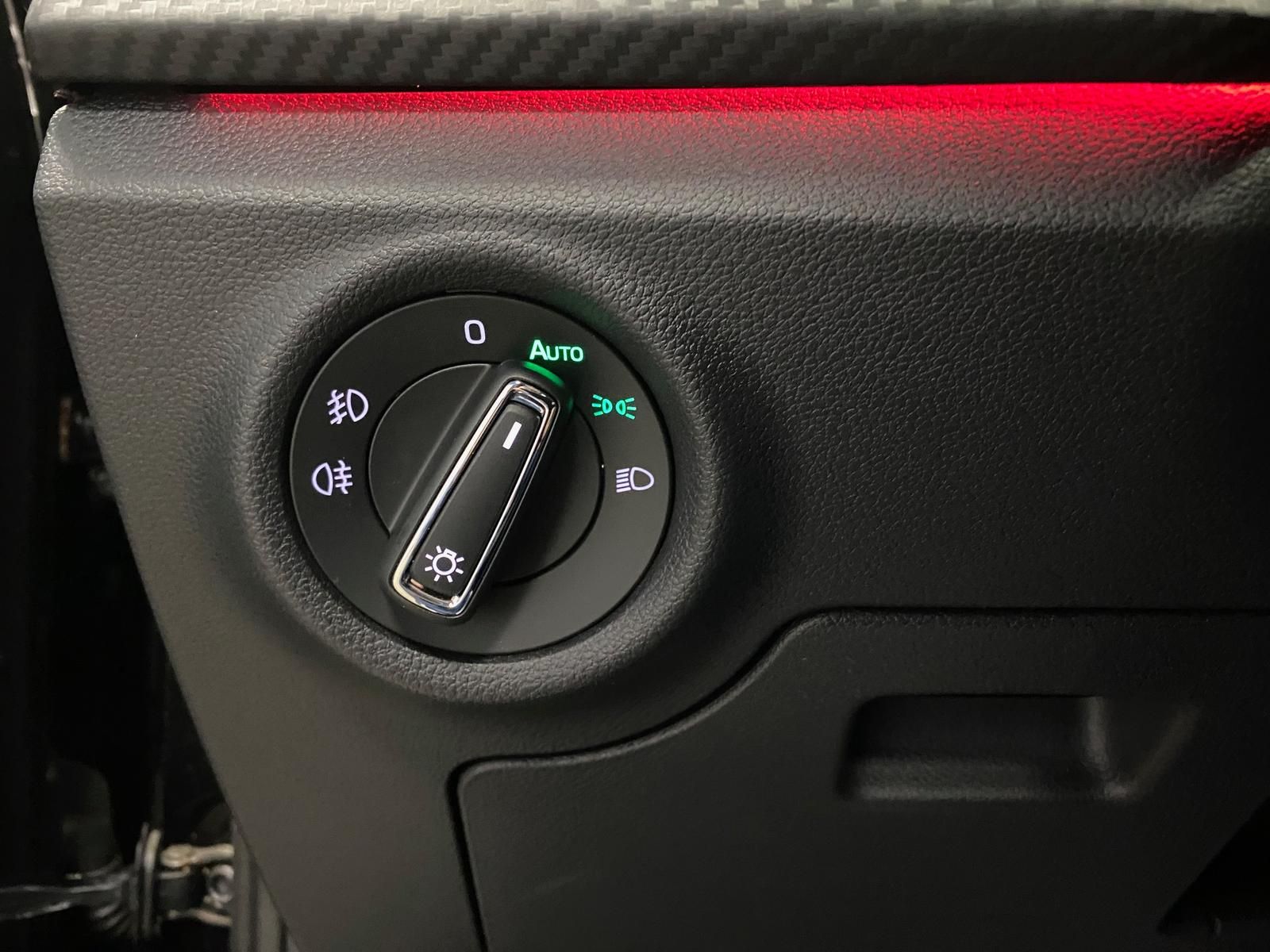 Fahrzeugabbildung SKODA Kamiq 1.5 TSI DSG Monte Carlo+MATRIX+PANO+5J GAR