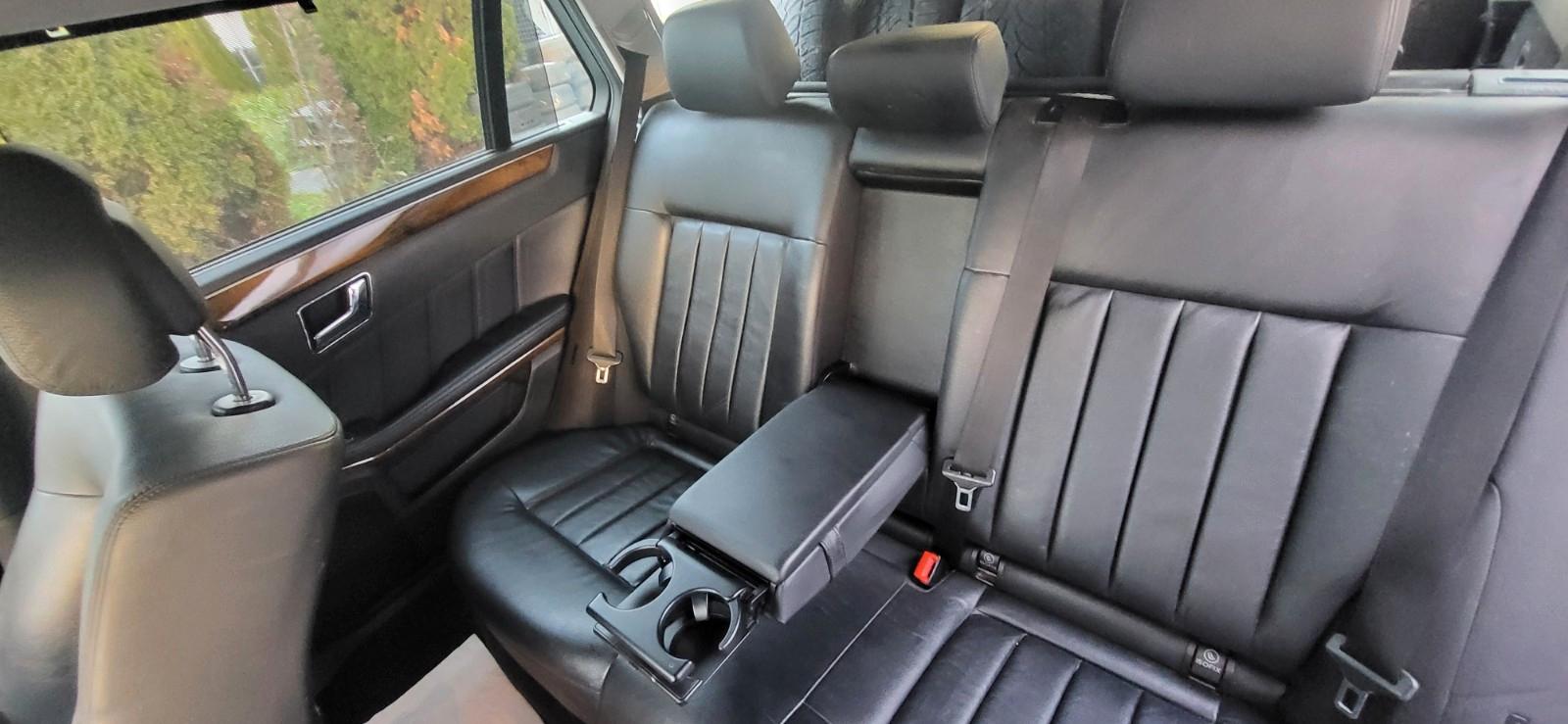 Mercedes-Benz E220 2010 — photo 12