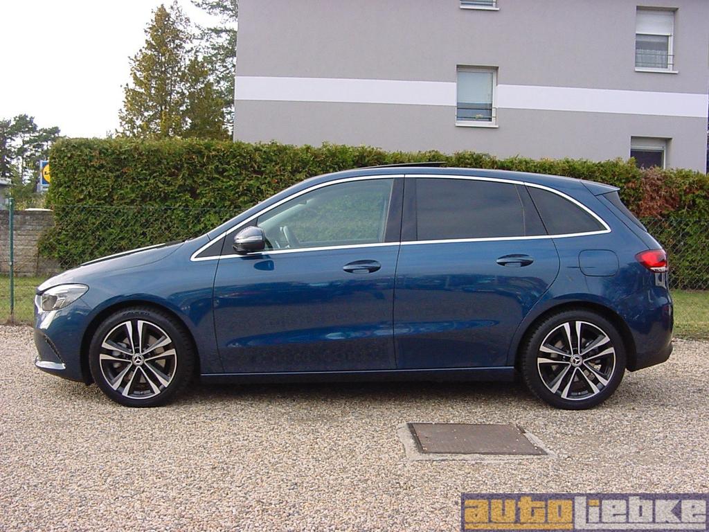 Mercedes-Benz B 220