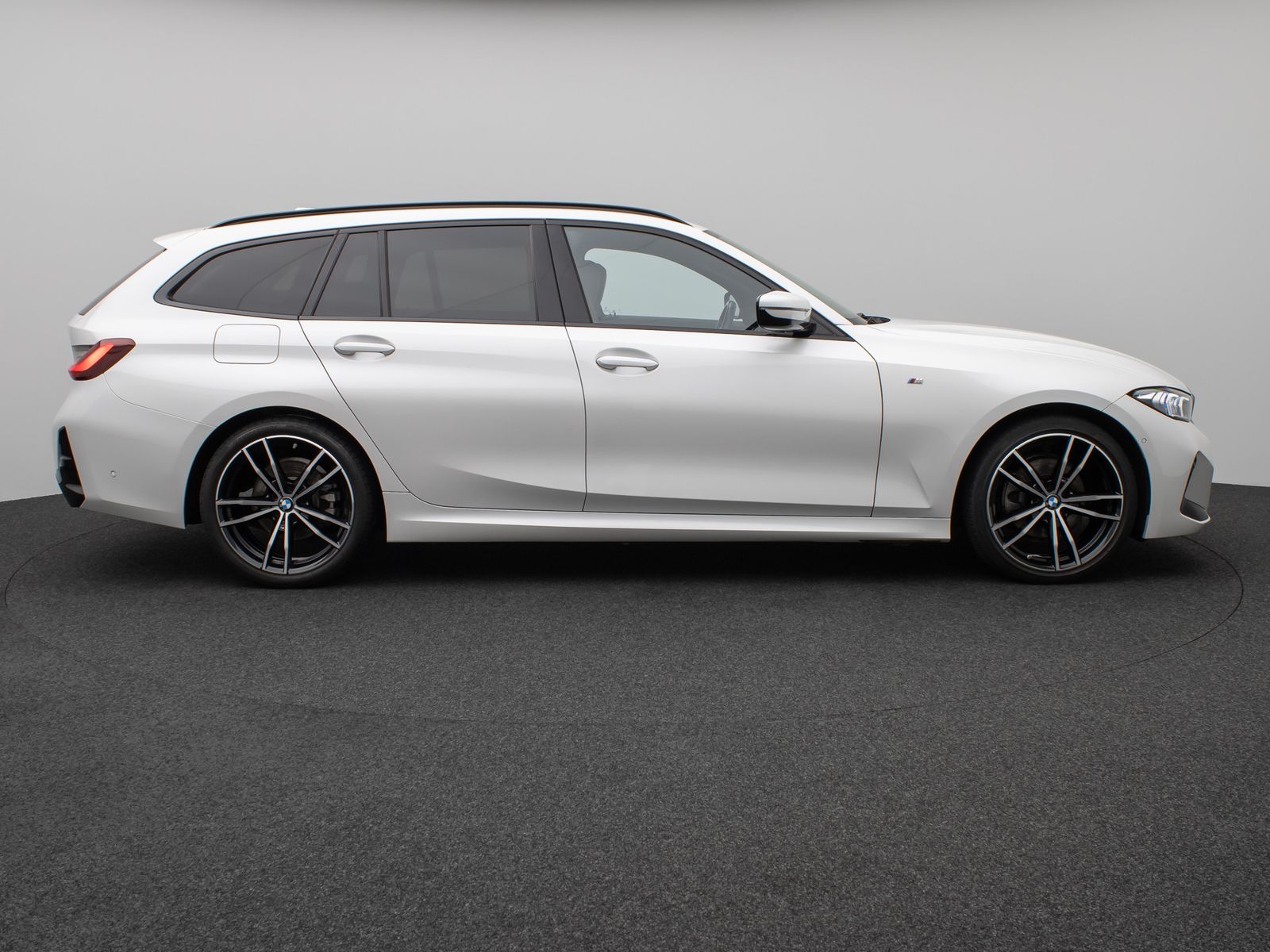 Fahrzeugabbildung BMW 320d  xD M Sport Kamera HUD DAB H/K Alarm 19Zoll