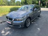 BMW 330d *LEDER-NAVI-XENON-1.HAND* - BMW 330 aus 2009: D