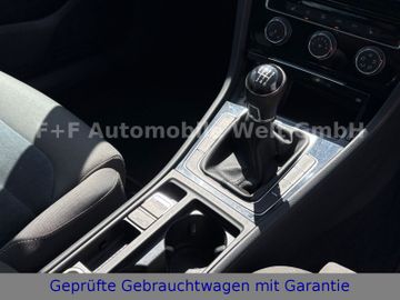 Volkswagen Golf - 11