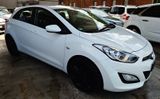 Hyundai i30 Classic 1.4i KLIMA/PDC/SHZ/TEMPOMAT/80TKM - Hyundai i30 aus 2013
