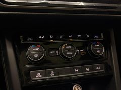 VW Touran 2.0TDI DSG R-Line NAVI Klimaautom LED
