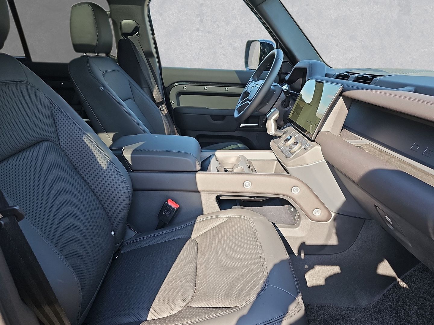 Land Rover Defender 110 D250 MHD X-Dynamic SE AHK foto 4