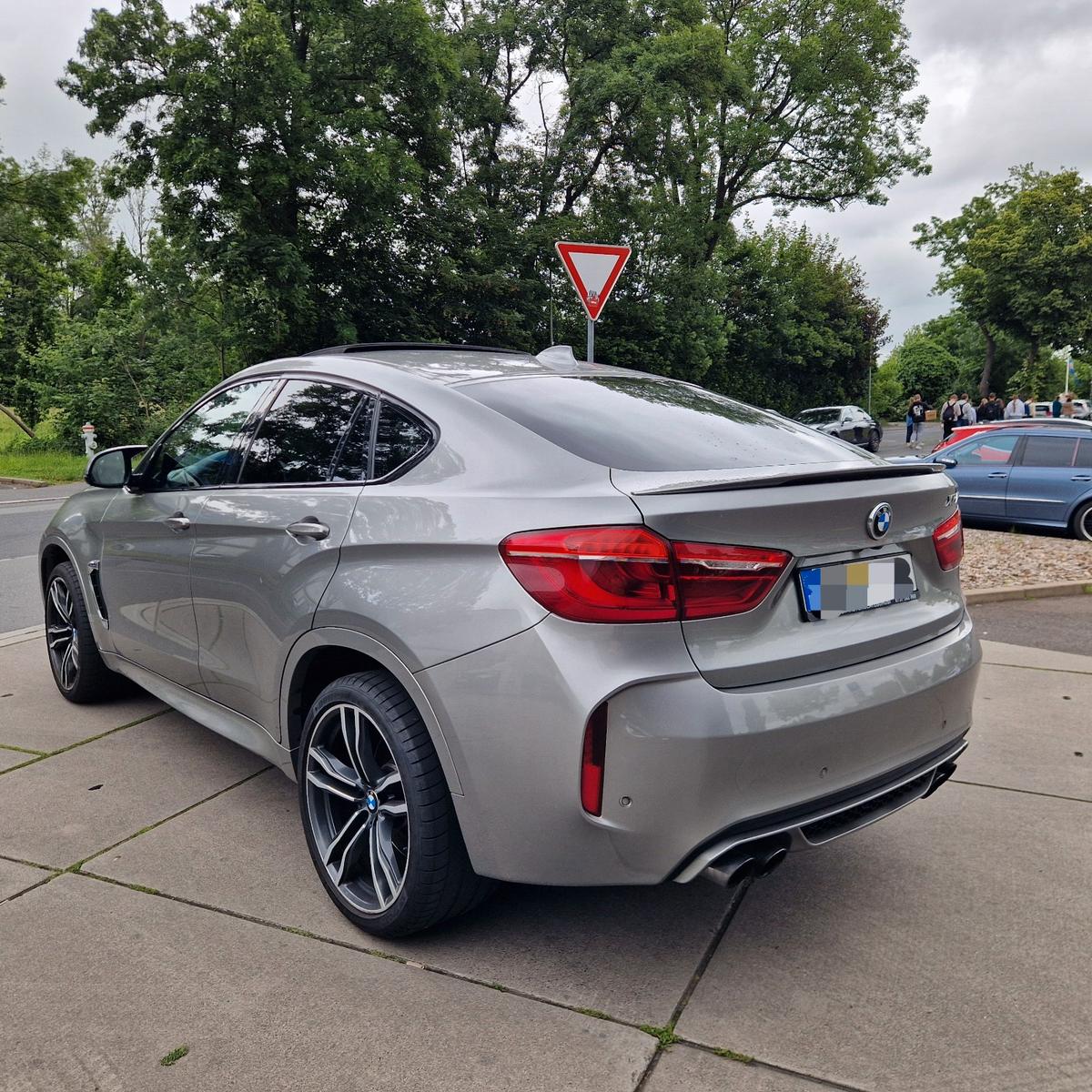 BMW X6 M Unfallfre*Alcantara*Carbon*HarmanKardon*HUD