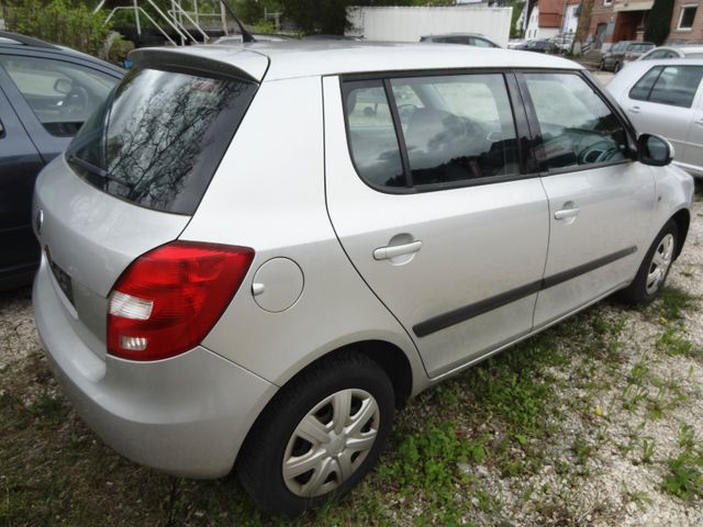 Fahrzeugabbildung Skoda Fabia Ambiente/Klima/SitzH/
