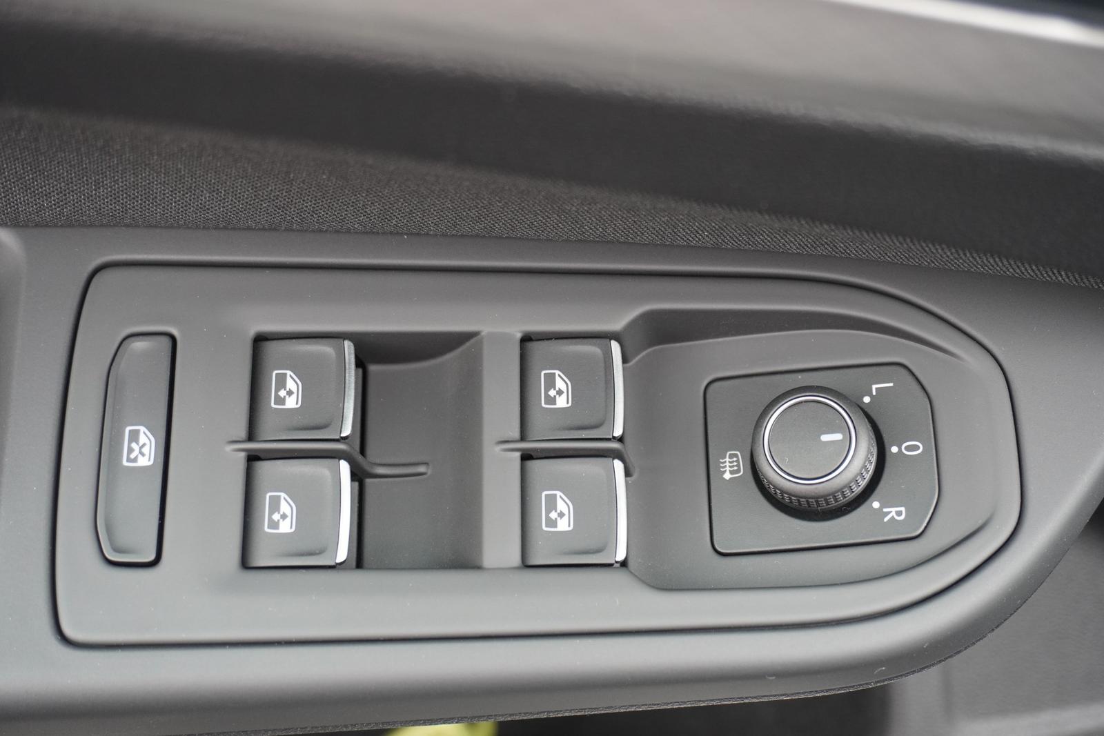 Volkswagen Golf VIII 1.5 TSI Life LED Navi ACC Kamera PDC, миниатюра 20