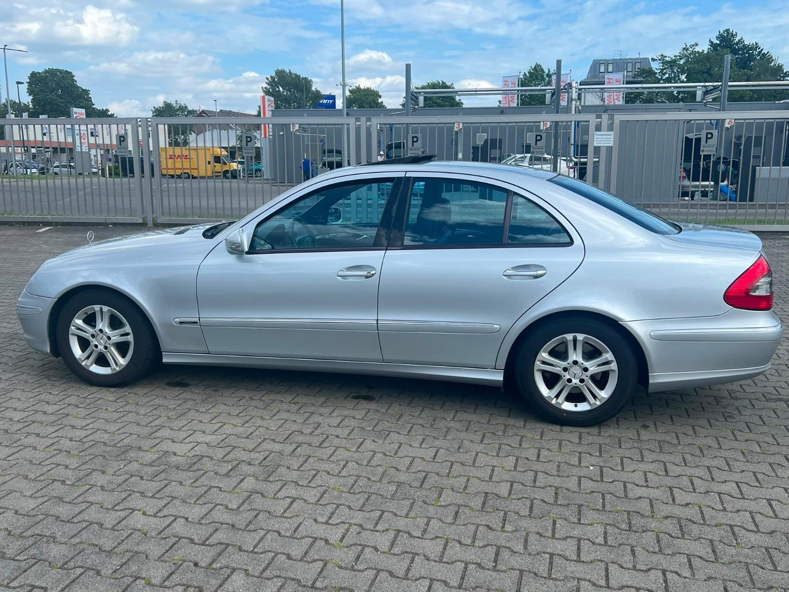 Mercedes-Benz E 220 CDI AVANTGARDE Schiebedach, Nappa Leder
