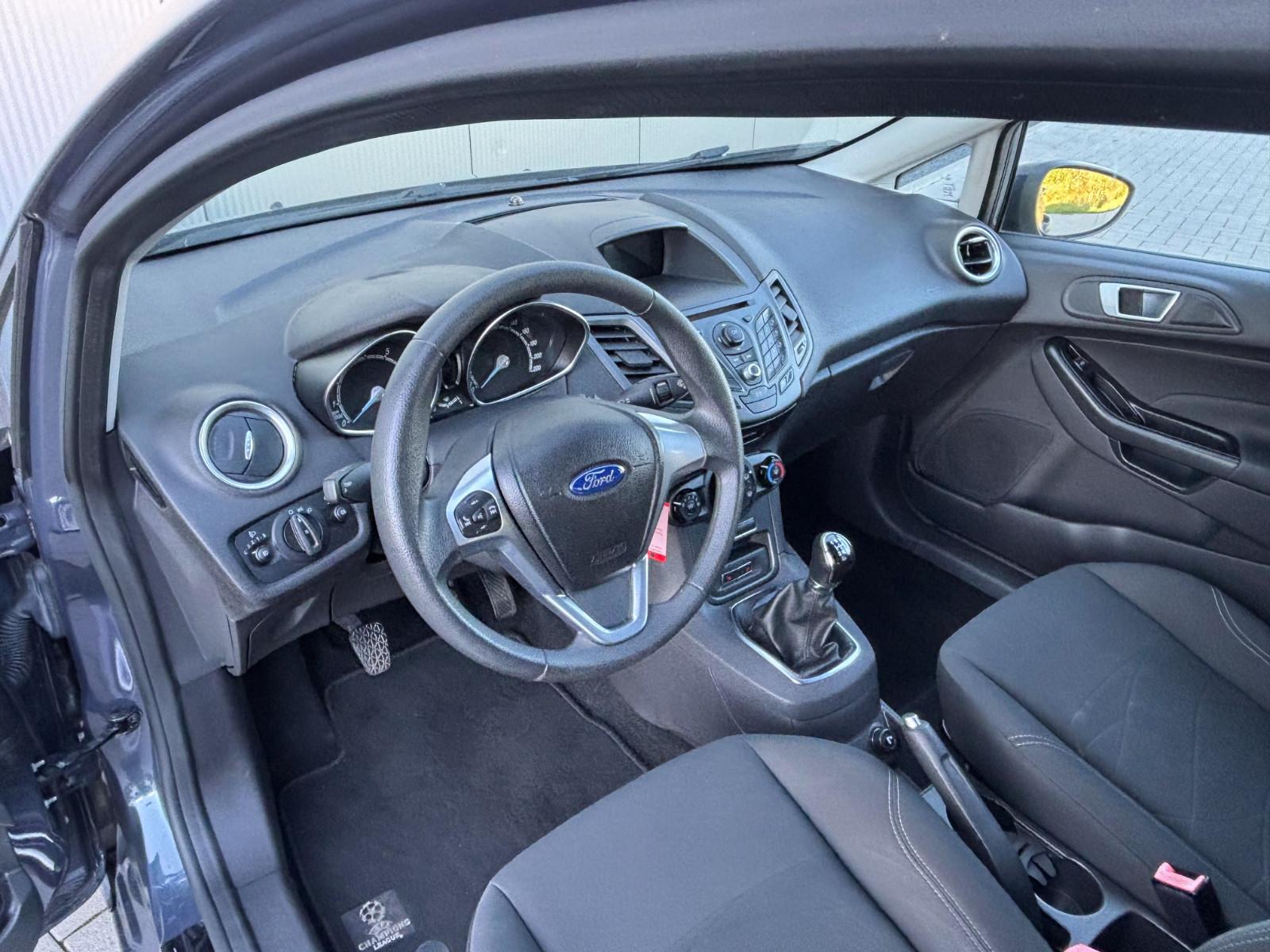 Ford Fiesta 2013 — photo 13