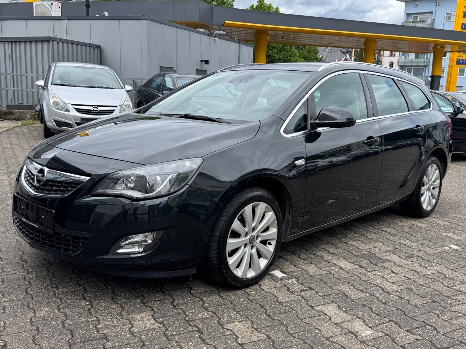 Opel Astra J Sports Tourer Innovation*SHZ*PDC*NAVI*