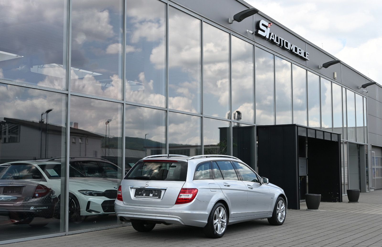 Fahrzeugabbildung Mercedes-Benz C 250 T BlueEFF. AVANTGARDE Facelift °AHK°COMAND