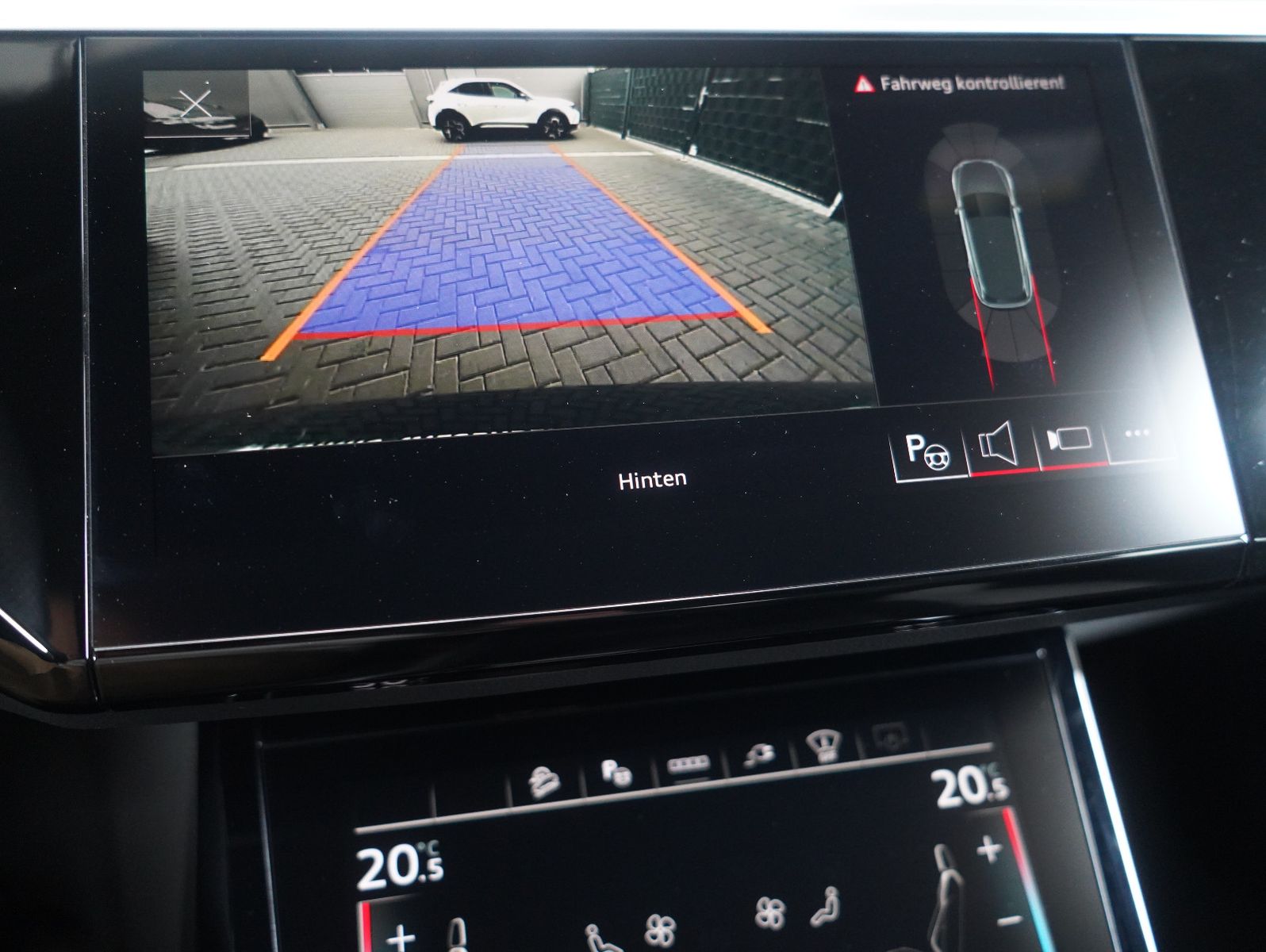 Fahrzeugabbildung Audi e-tron 55 quattro 2x S line MATRIX/B&O/AHK/SOH