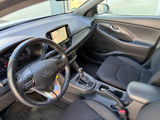 Fahrzeugabbildung Hyundai i30 cw Passion Automatik+CarPlay+Panorama+Navi+
