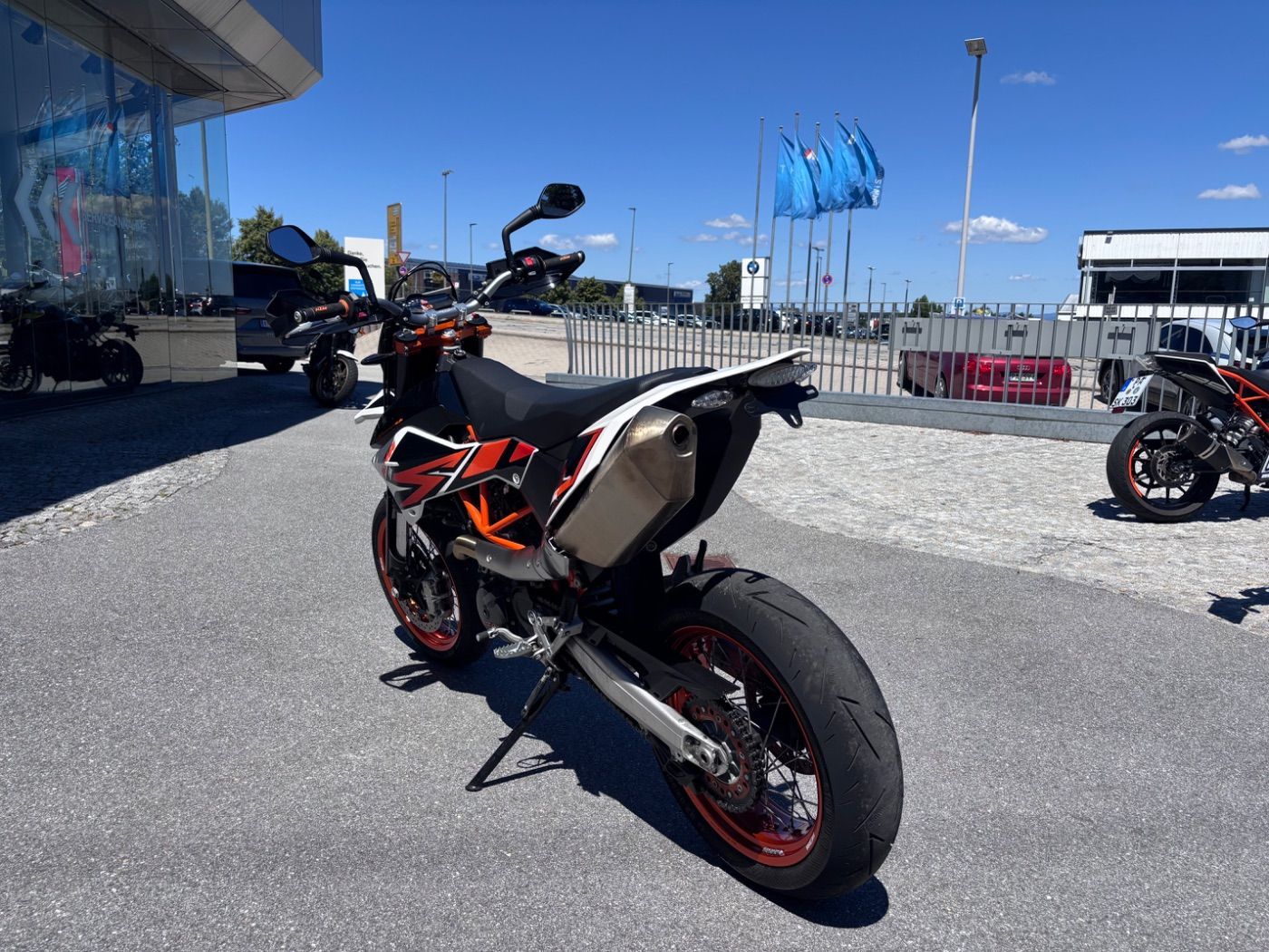 Fahrzeugabbildung KTM 690 SMC-R LC4, Kurzer Kennzeichenhalter,