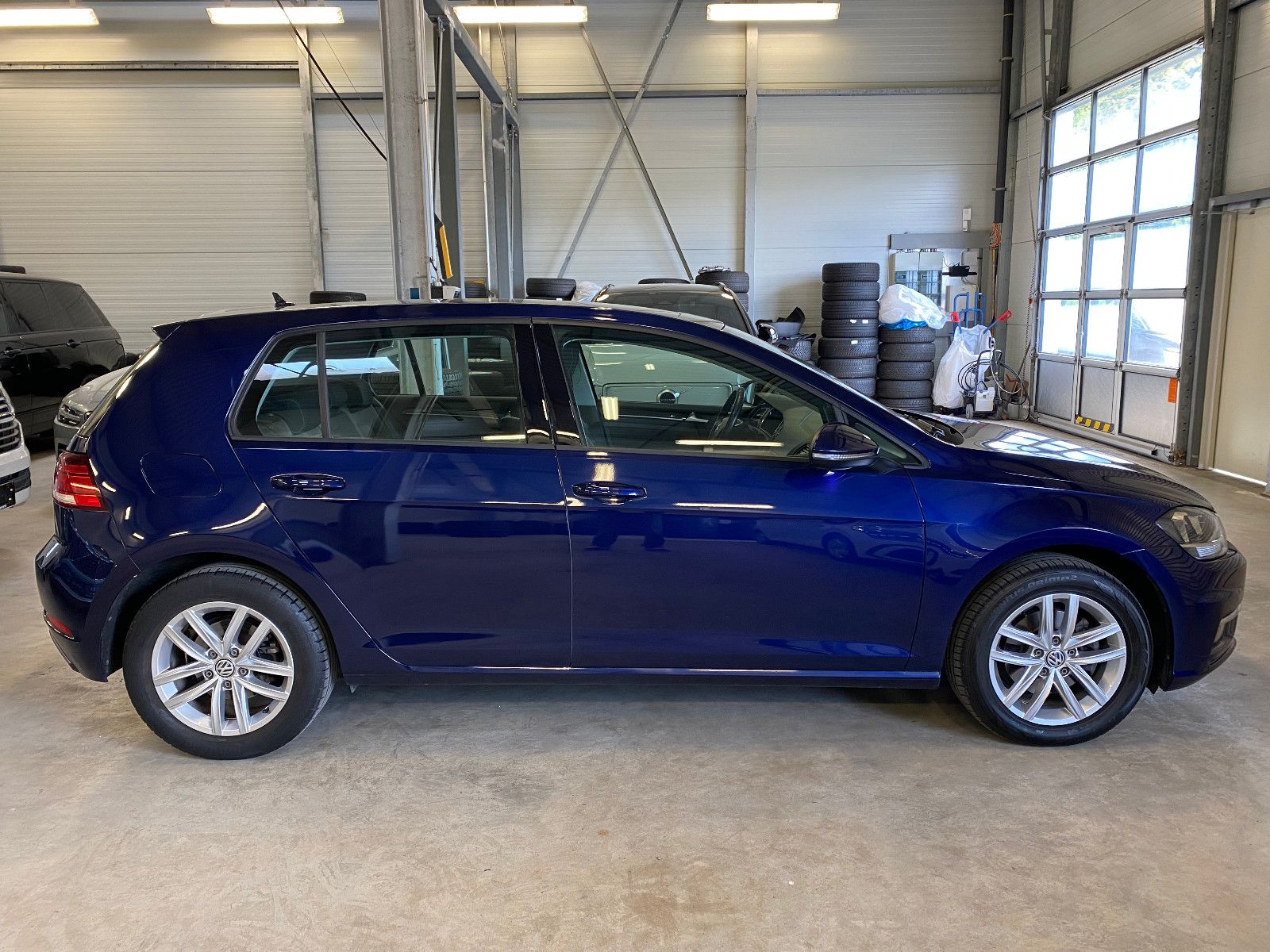 Fahrzeugabbildung Volkswagen Golf VII Lim. Highline DSG ACC Navi Pano Kam LED