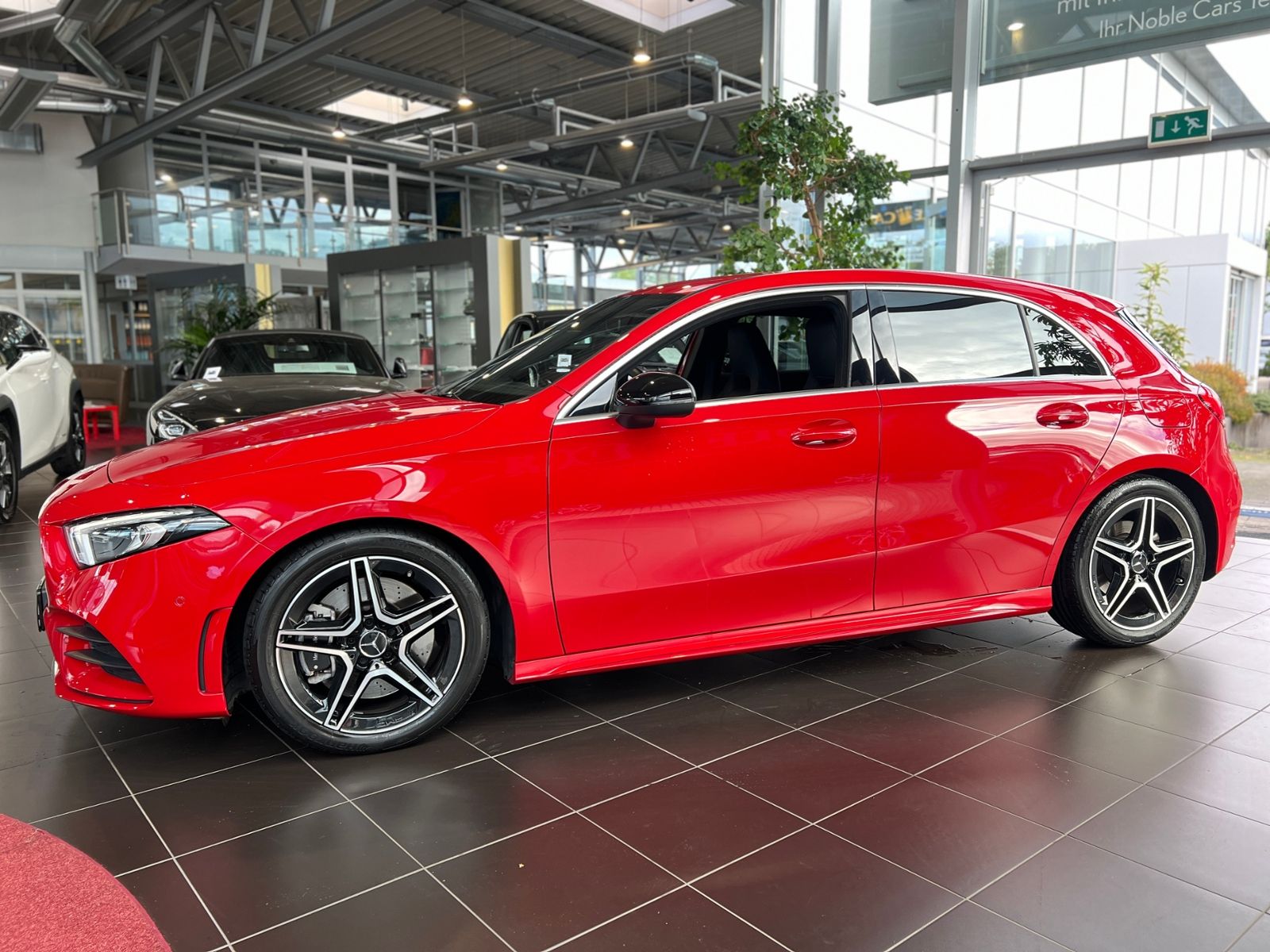 Fahrzeugabbildung Mercedes-Benz A 250 AMG RFK LED Ambiente