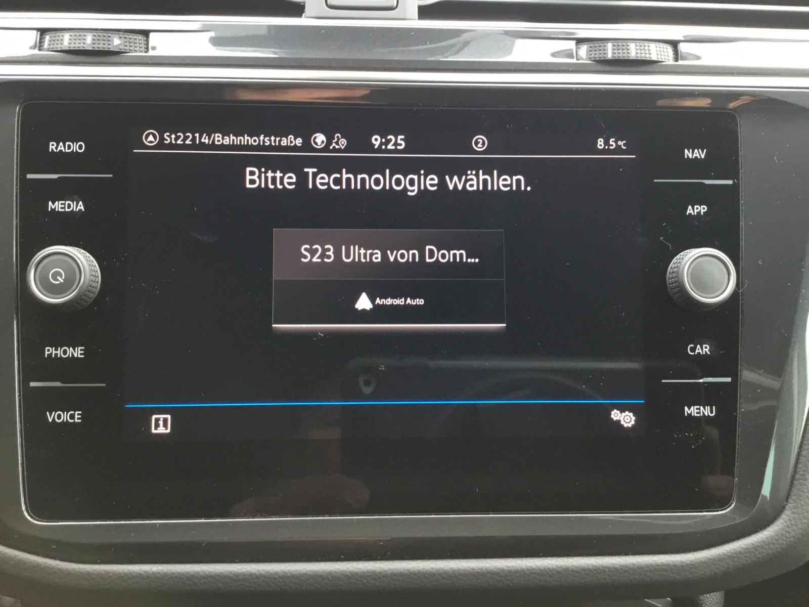 Fahrzeugabbildung Volkswagen Tiguan 1.5 TSI DSG Elegance+AHK+ACC+Kamera+18"