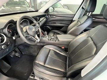 Alfa-Romeo Stelvio - 7