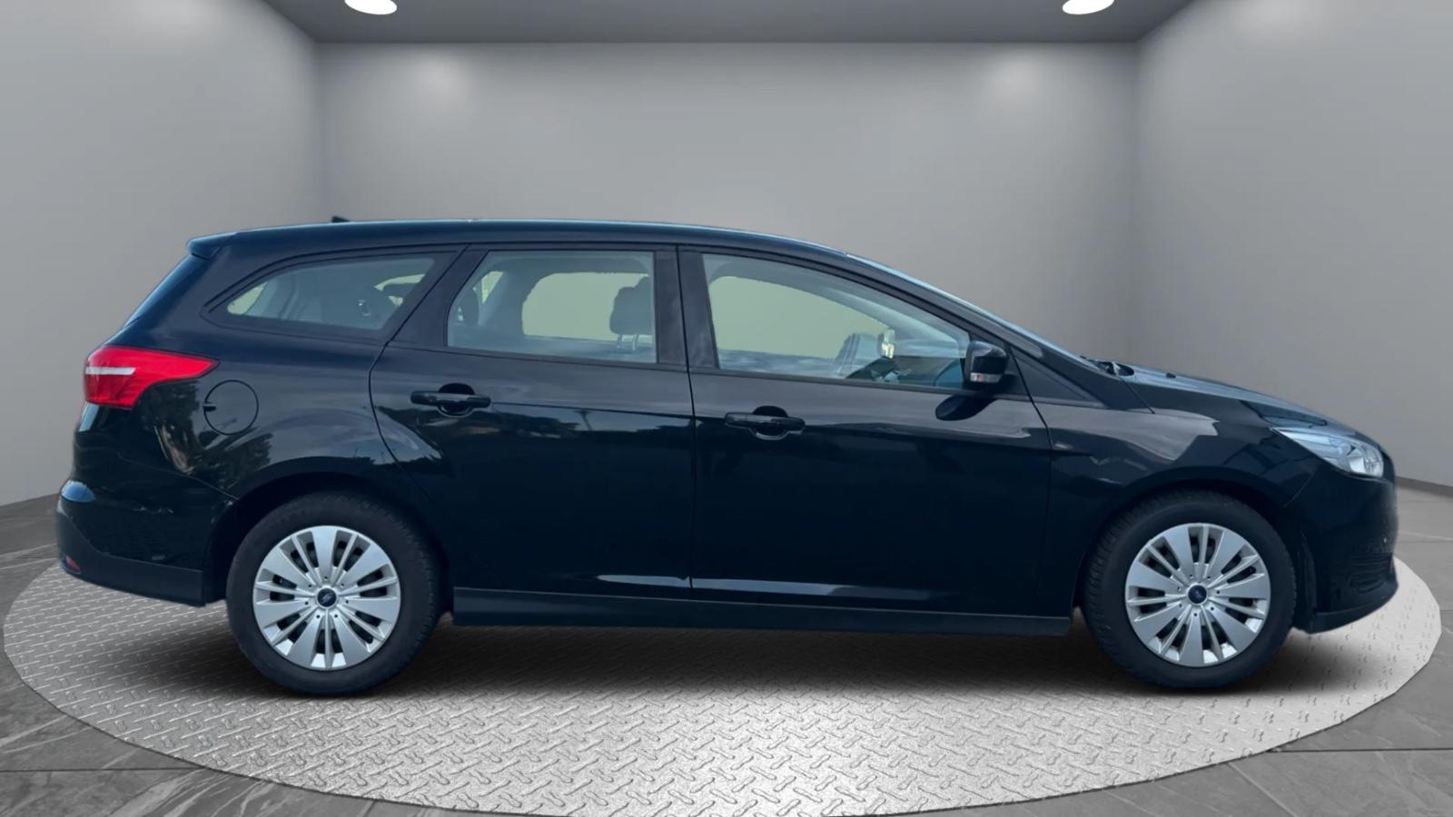 Ford Focus 2015 — photo 8