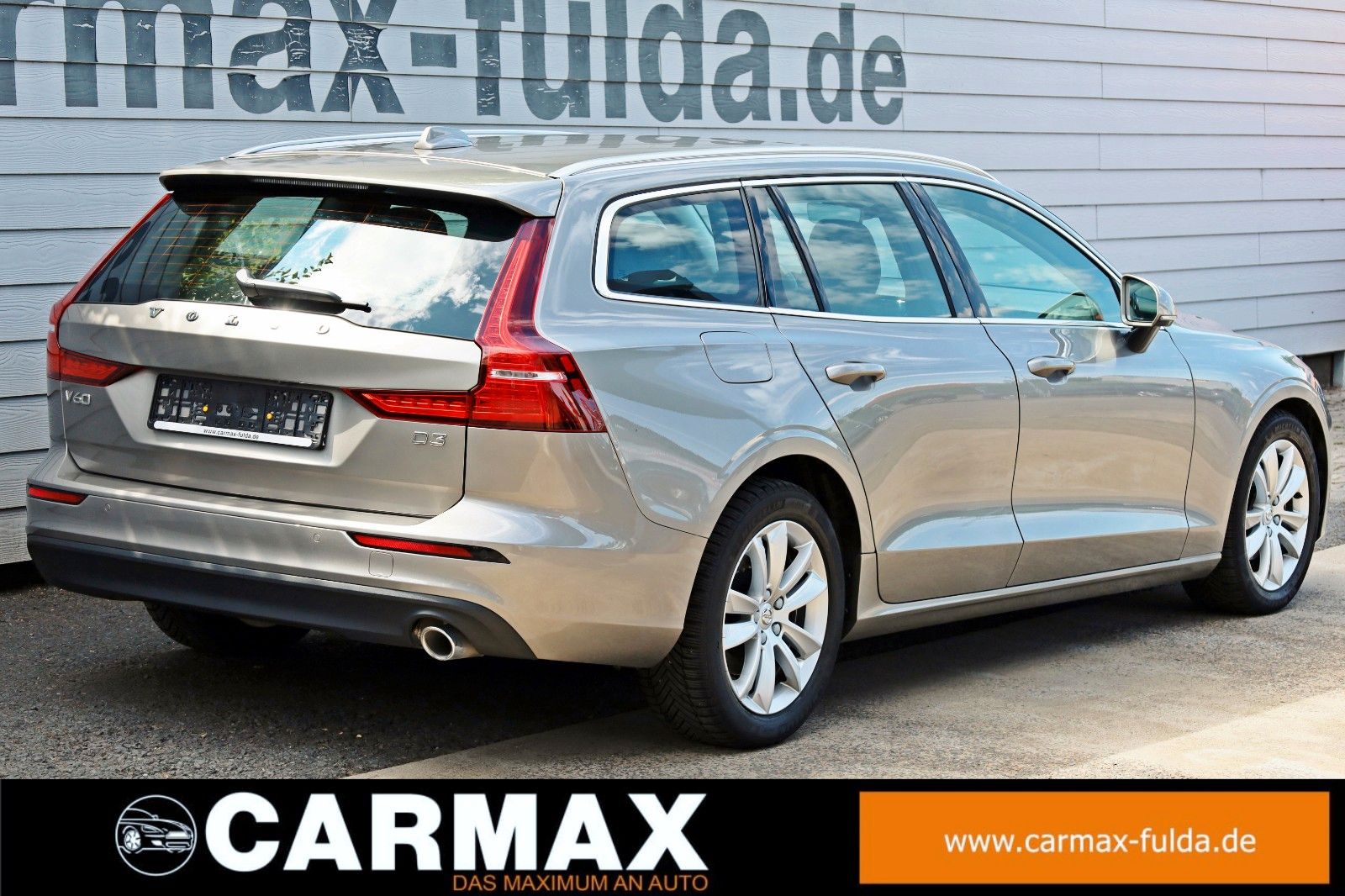 Fahrzeugabbildung Volvo V60 Kombi Momentum Pro T.Leder,Navi,LED,AppleCar