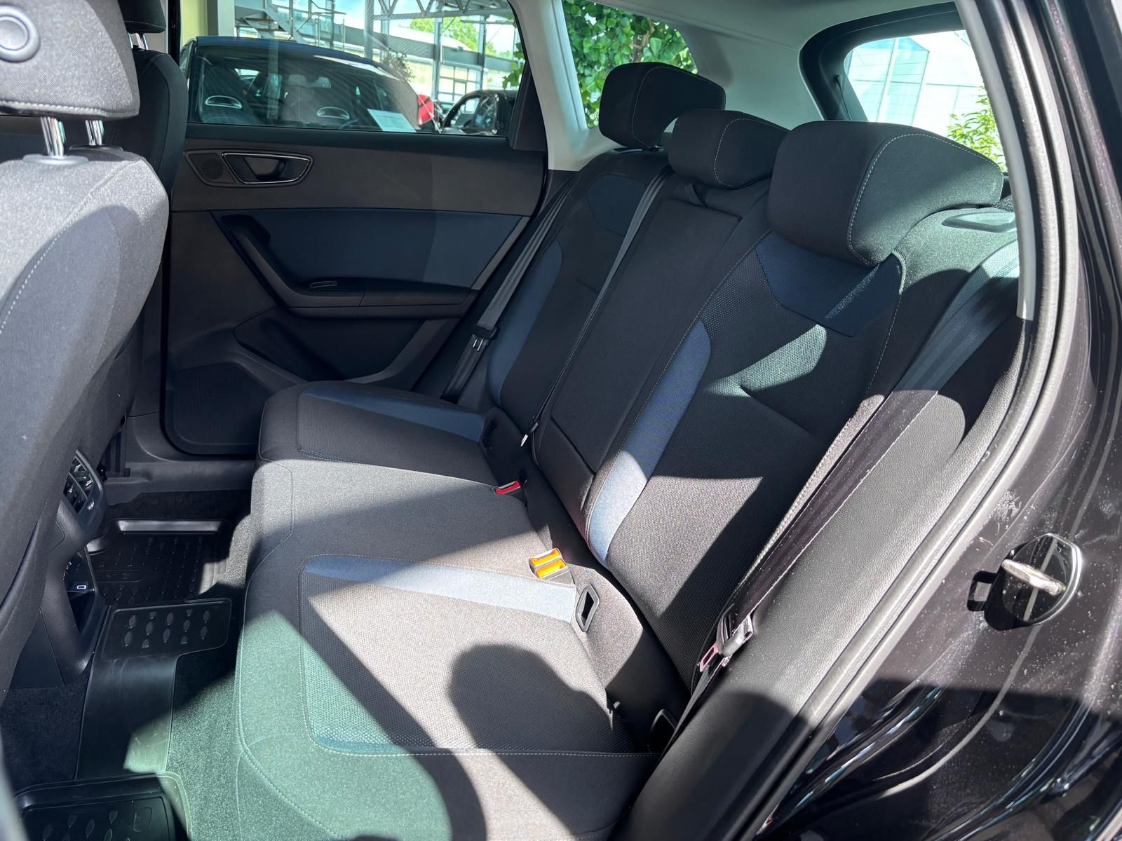 Fahrzeugabbildung SEAT Ateca Style LED NAVI ALU AHK