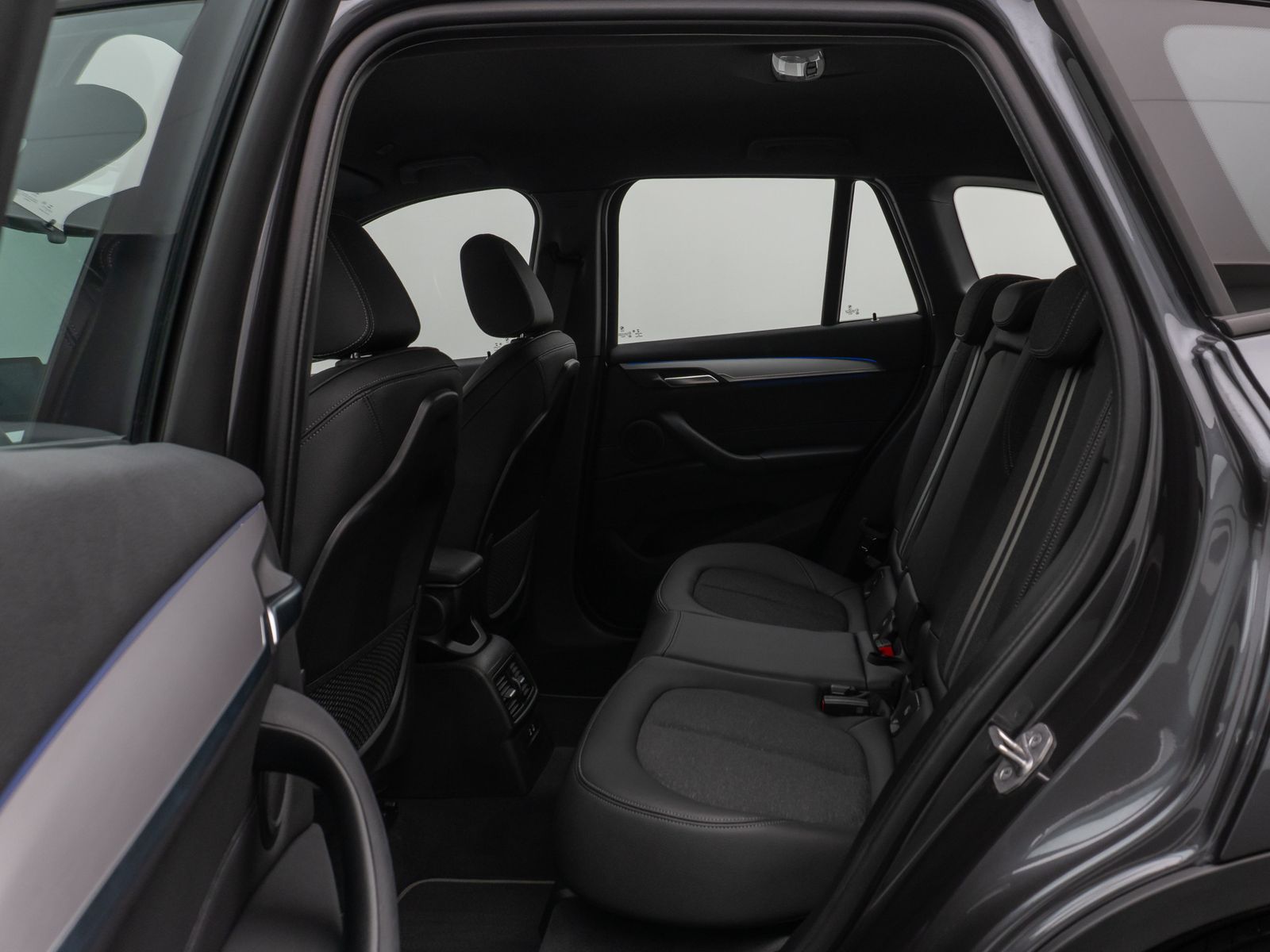 Fahrzeugabbildung BMW X1 sD20i SportLine Kamera HUD DAB HiFi Alarm LED