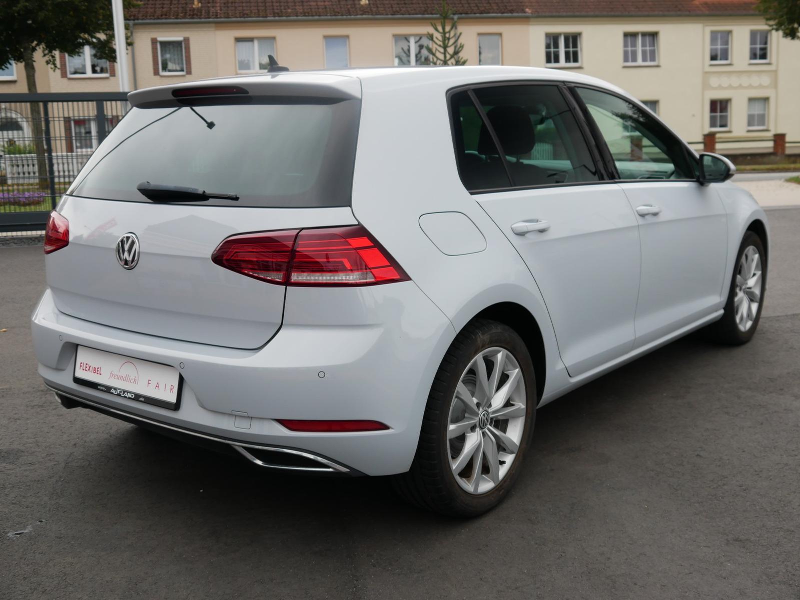 Volkswagen Golf VII 1.5 TSI Highline AHK LED Standheizung